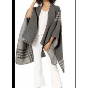 BB Dakota sweater  Wrap